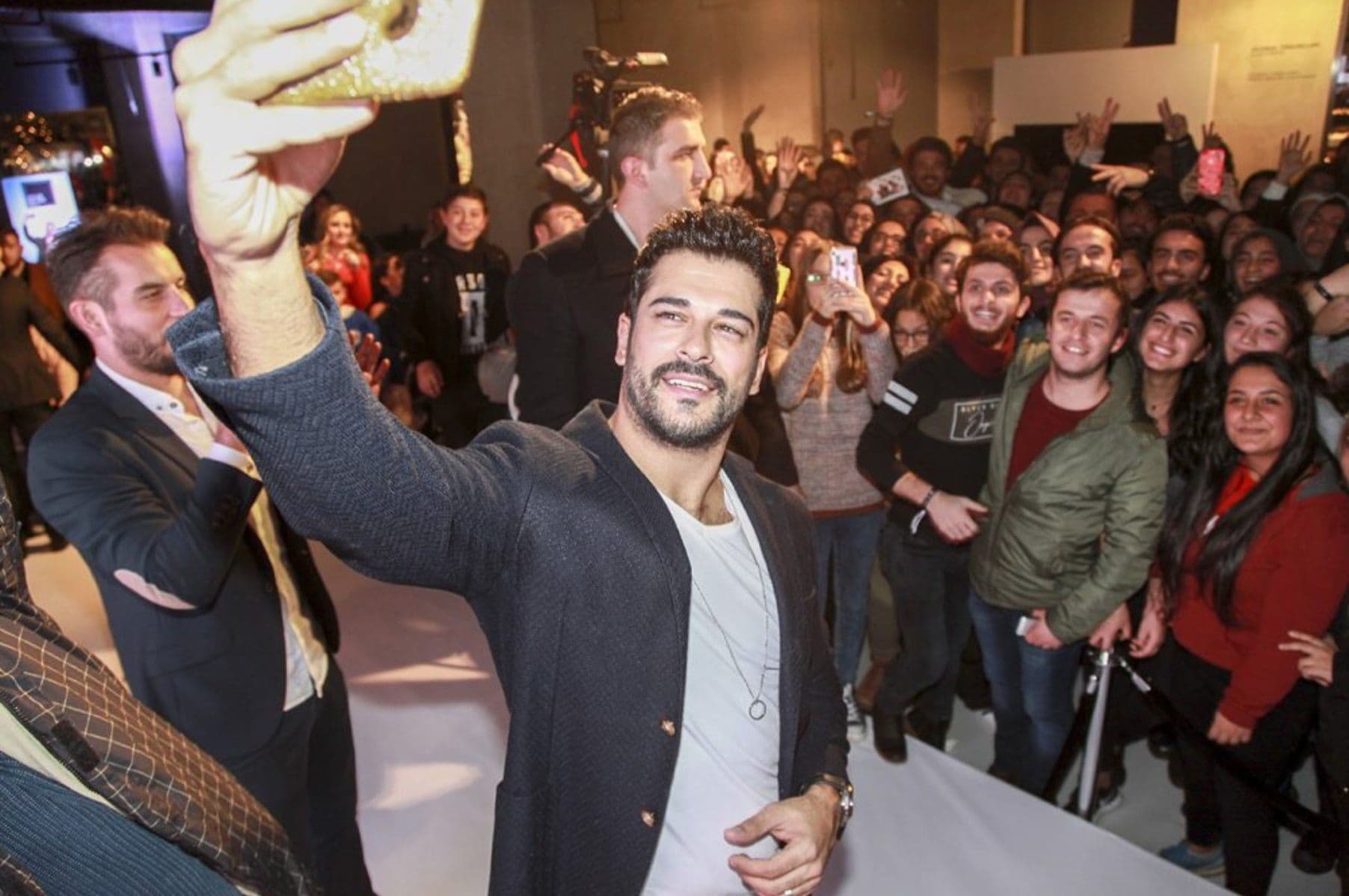 Emaar Square Mall Burak Özçivit - 2